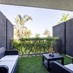 Home2book Stunning La Quinta, Pool 아파트 *