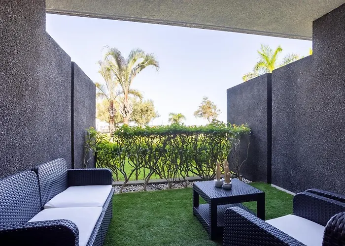 Home2book Stunning La Quinta, Pool Apartman *