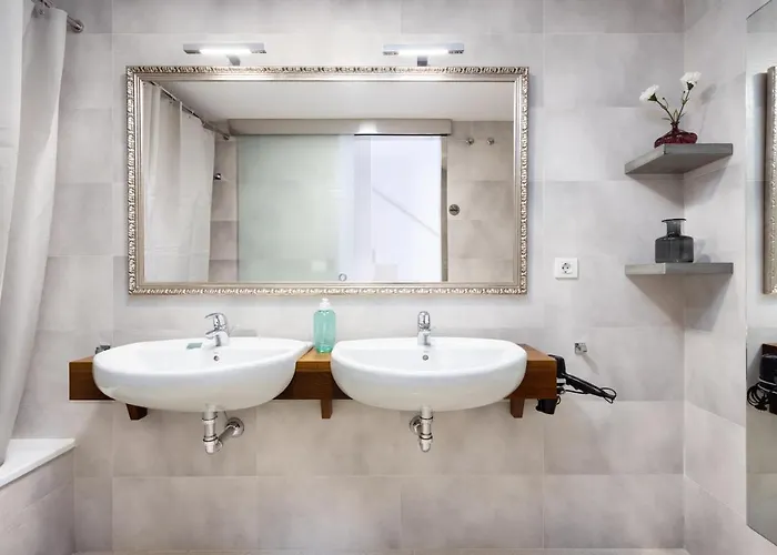 Apartment Home2book Stunning La Quinta, Pool